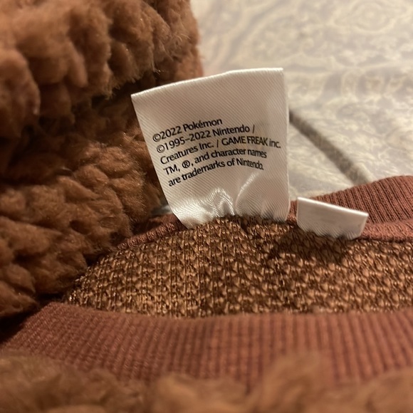 Eevee Crop Sweater Pokémon 2022 - Picture 3 of 3